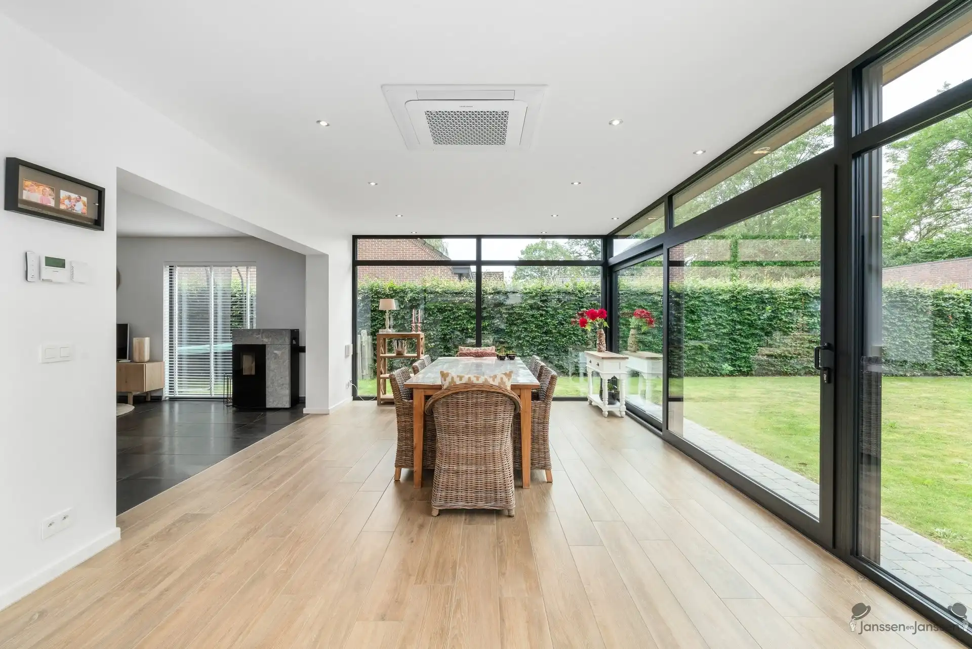 Moderne en lichtrijke woning op 600m² nabij centrum Brecht foto 12