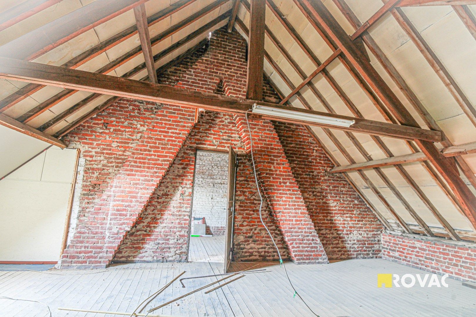 Polyvalent handelspand met woonst! foto 17