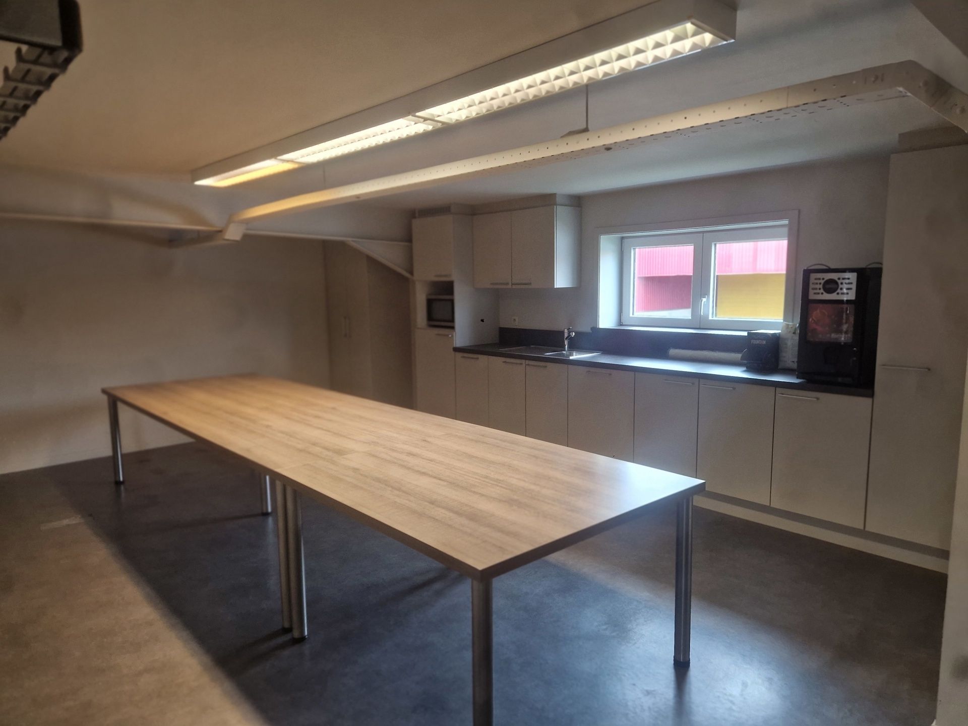 Magazijn met mezzanine te huur langs de Hinnenboomstraat 1c te Hoogstraten.  foto 6