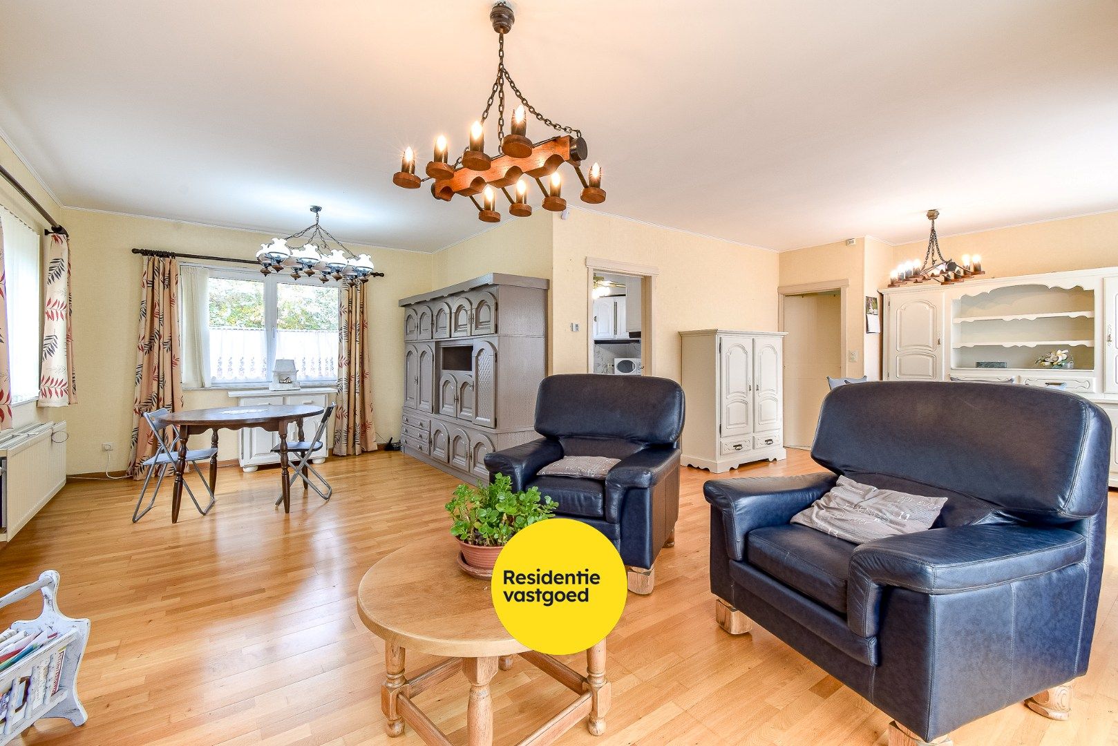 Ruim te renoveren villa op rustige ligging foto 5