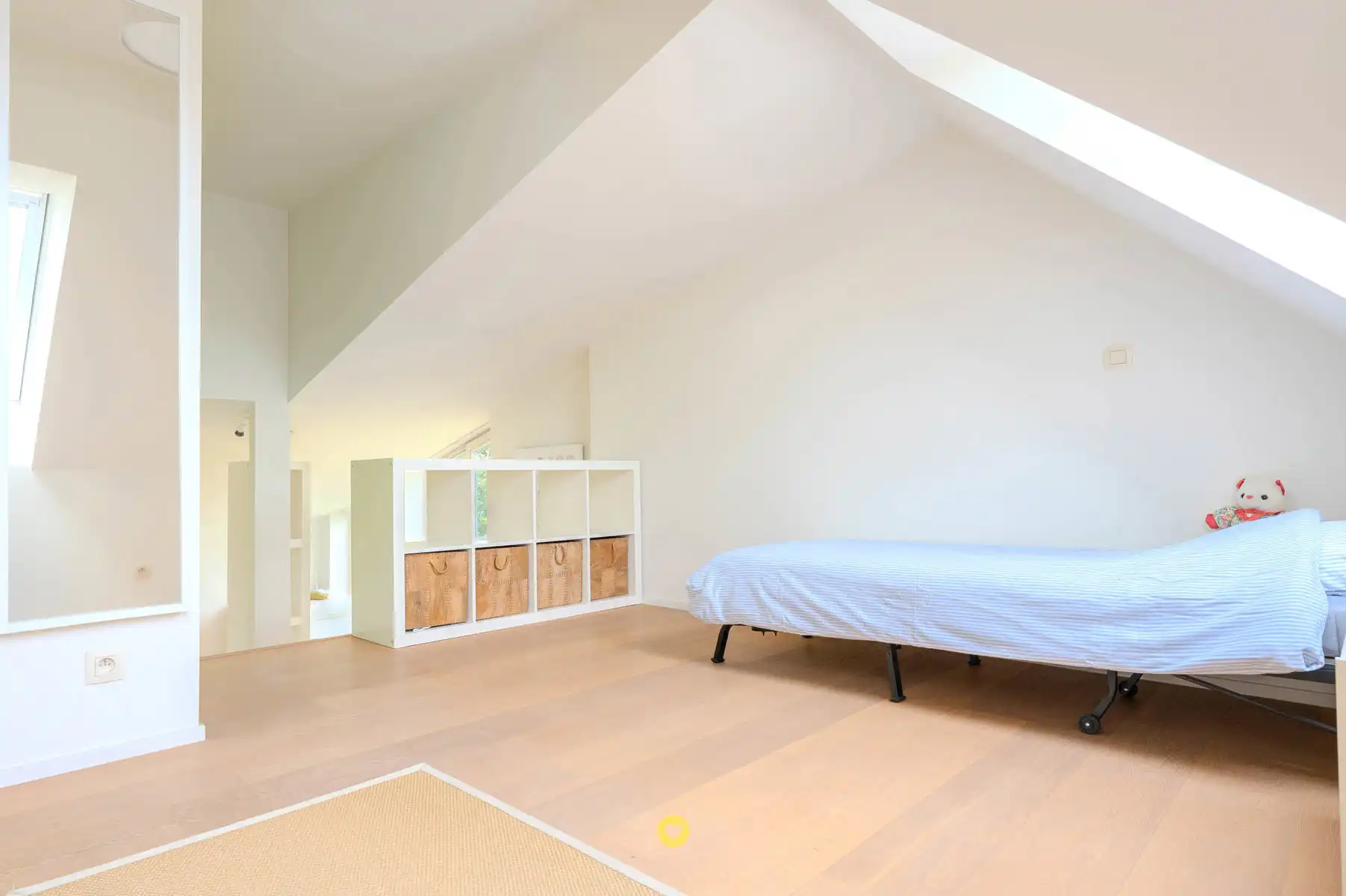 Gerenoveerde 70's villa met 5 slk en 2 bdk op 2000 m2 foto 17