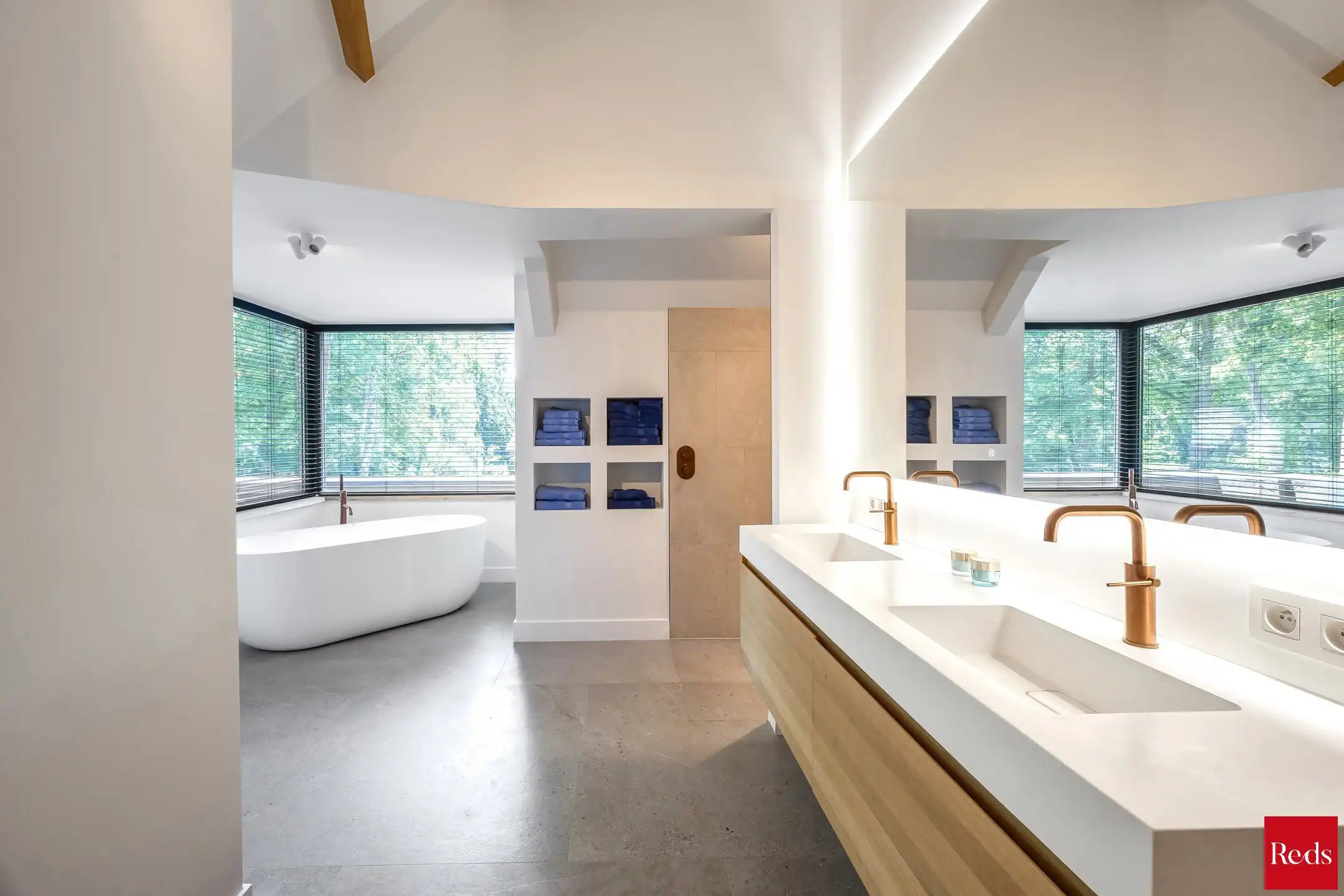Luxe gerenoveerde villa (EPC A) op riant hoekperceel foto 36