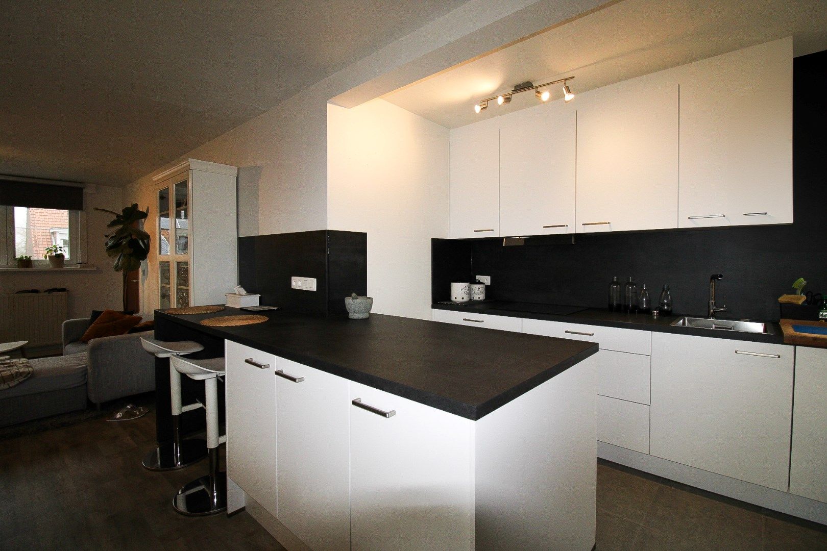 Te koop: Stijlvol en instapklaar appartement met energielabel B in Hemiksem foto 12