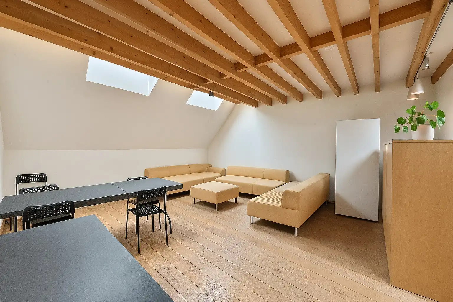 Uniek triplex appartement op toplocatie foto {{pictureIndex}}