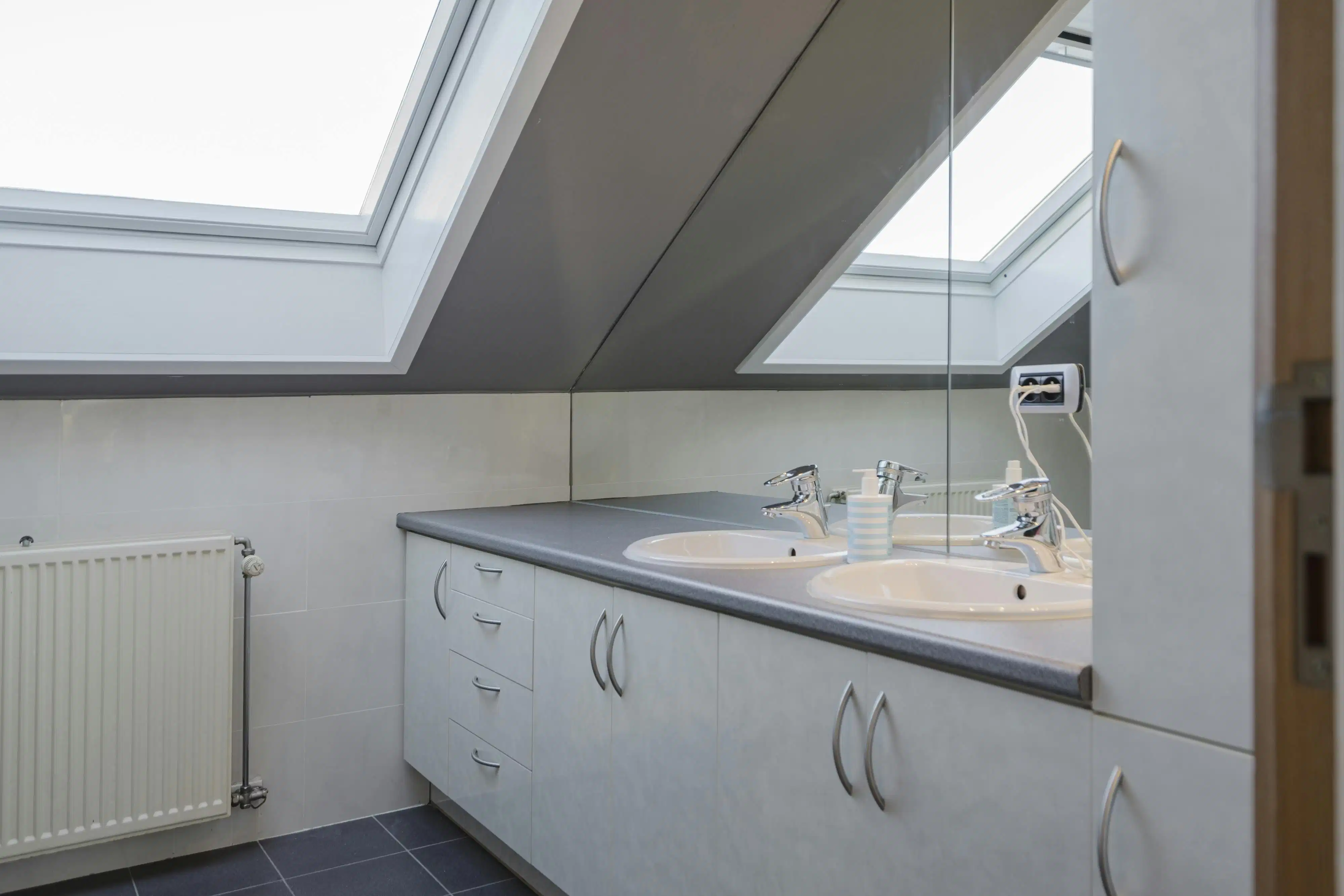 Ruime villa met 6 kamers te koop in Sint-Eloois-Vijve foto 21