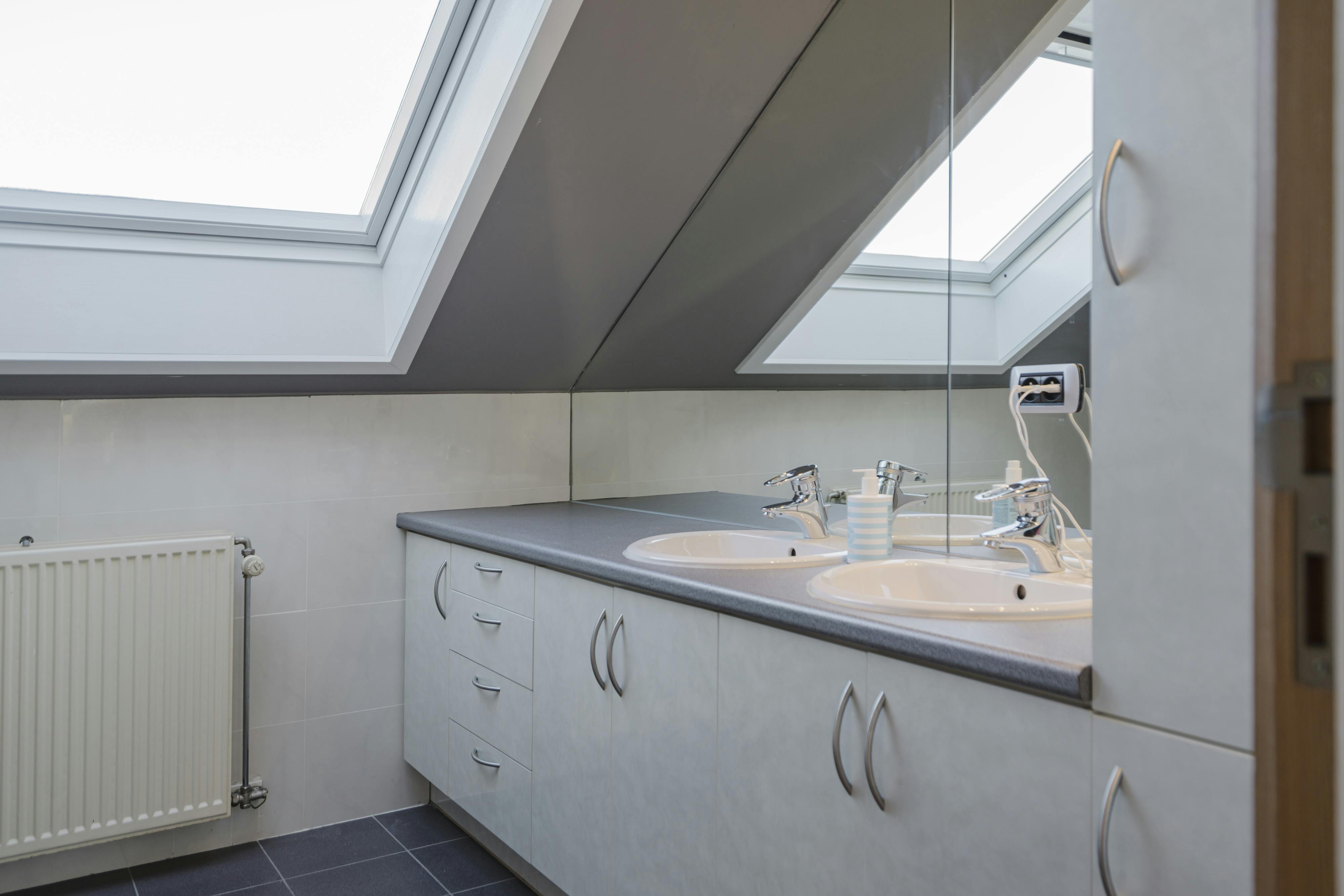 Ruime villa met 6 kamers te koop in Sint-Eloois-Vijve foto 22