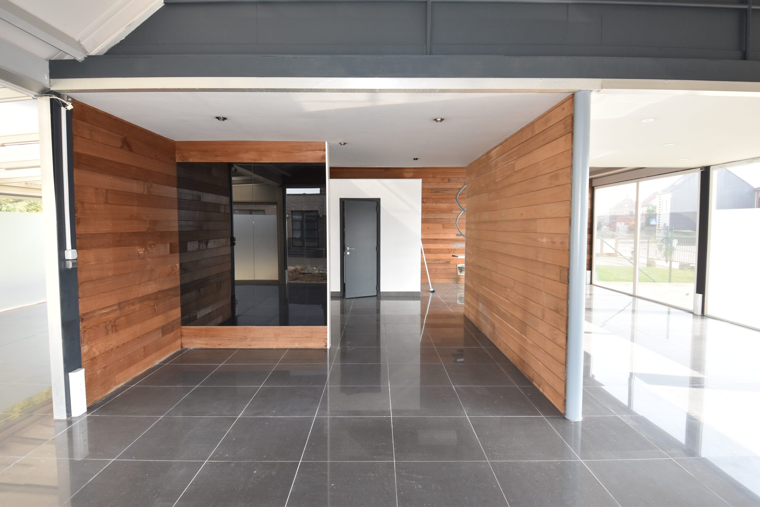 Winkelruimte/Showroom met bureel aan de rand van Sint-Niklaas foto 6