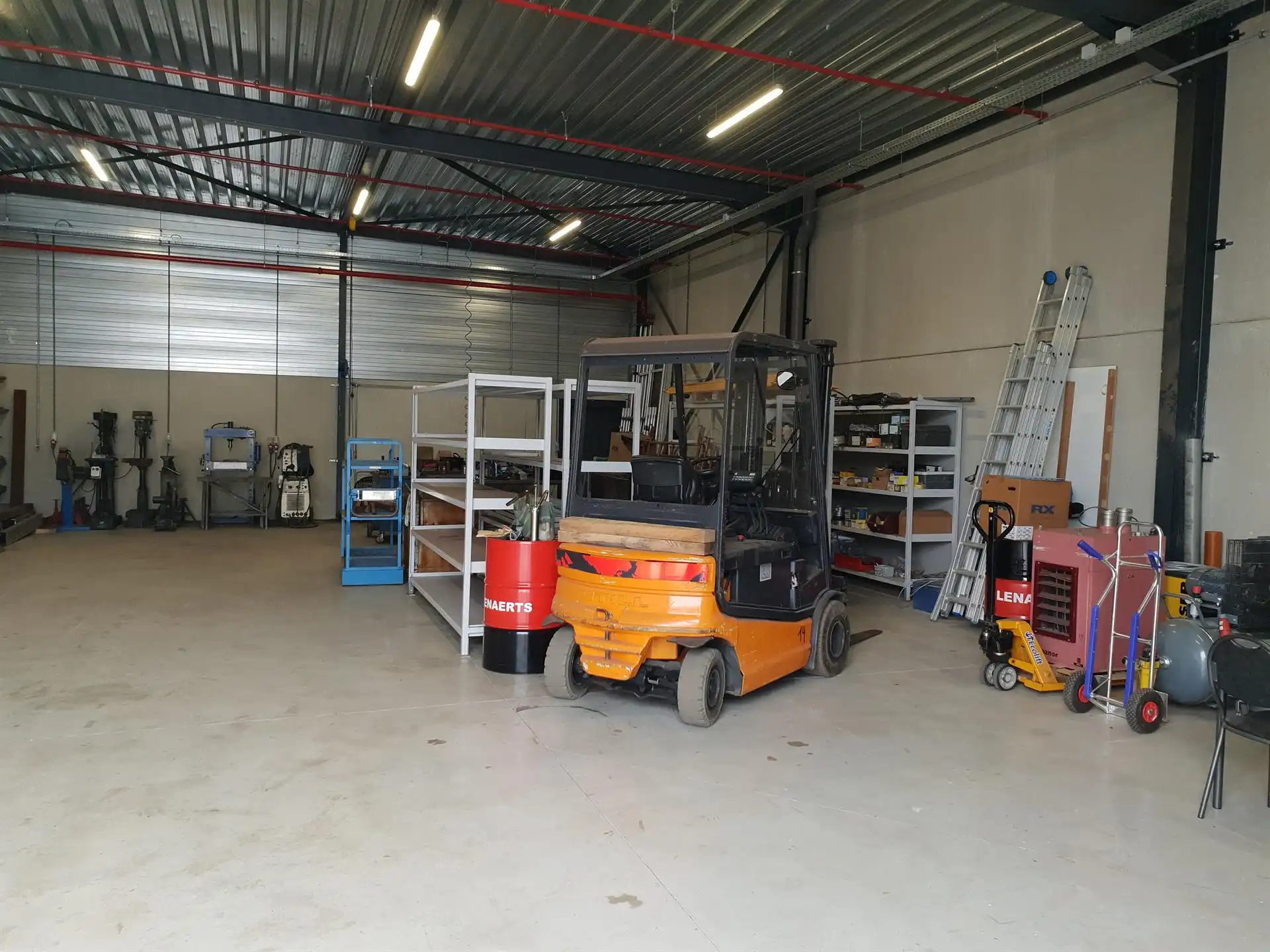 BEDRIJFSHAL  - UNIT 14 -  200 m²  foto 4