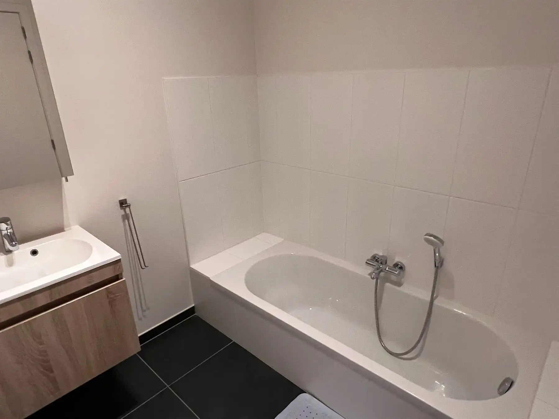 Comfortabel appartement met 2 slaapkamers nabij het station. foto 6