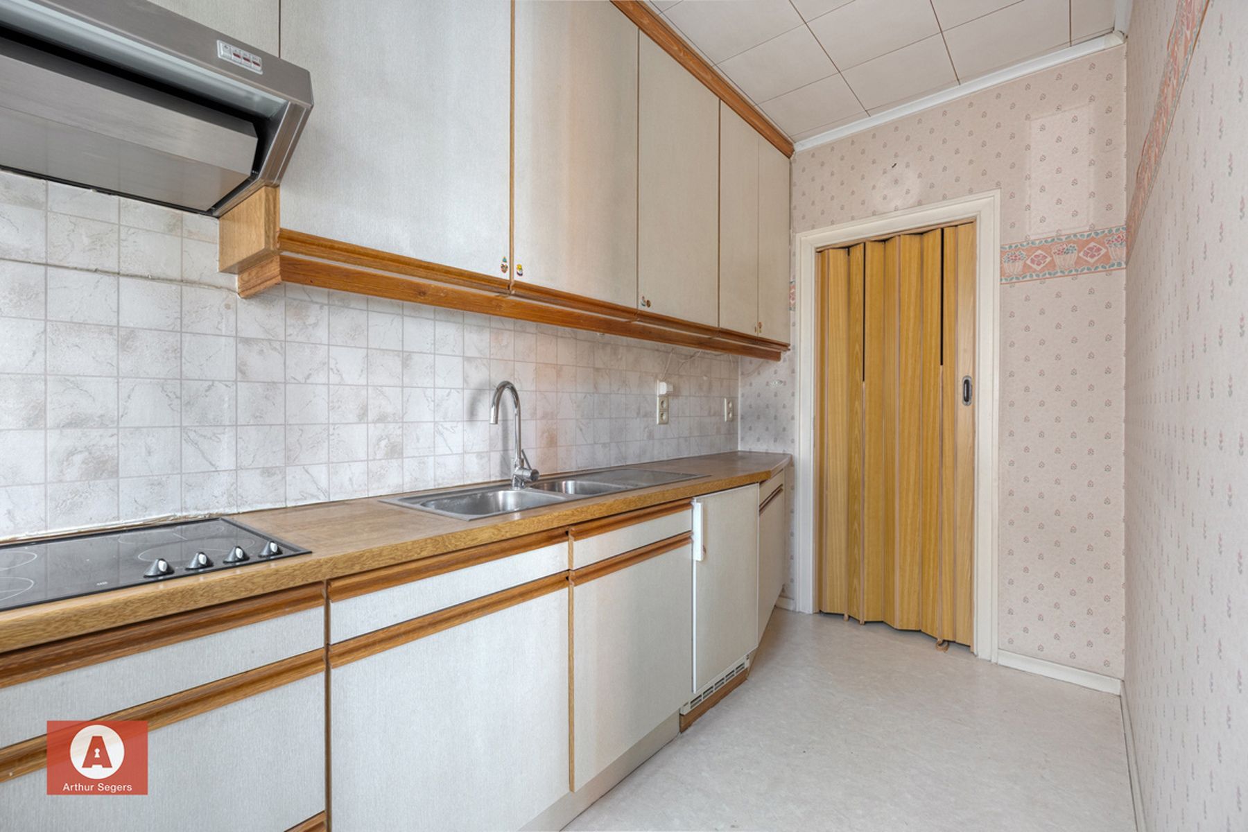 IN OPTIE - Te renoveren gezinswoning op een perceel van 3a 37ca. foto 11