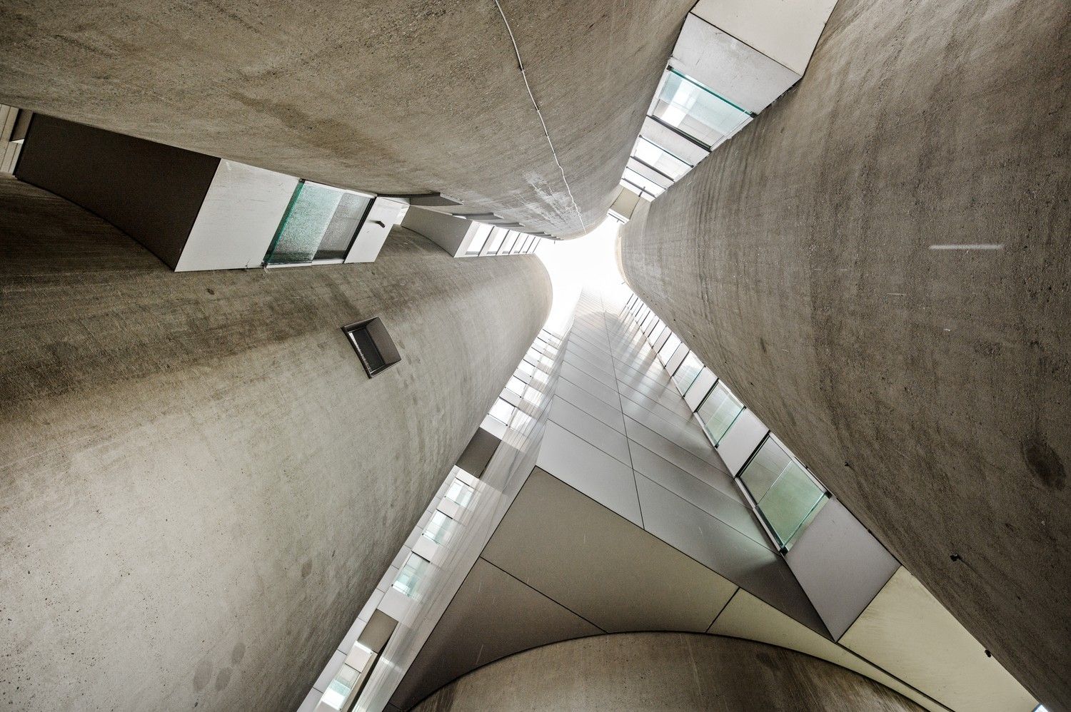 Inspirerend kantoor van ca. 140 m² te huur in het project Kanaal van Axel Vervoordt foto 22