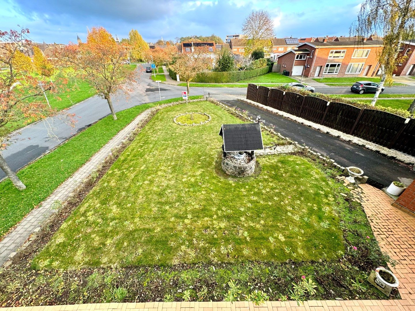 TE RENOVEREN WONING MET 4 SLPKS, TUIN EN DUBBELE GARAGE foto 19