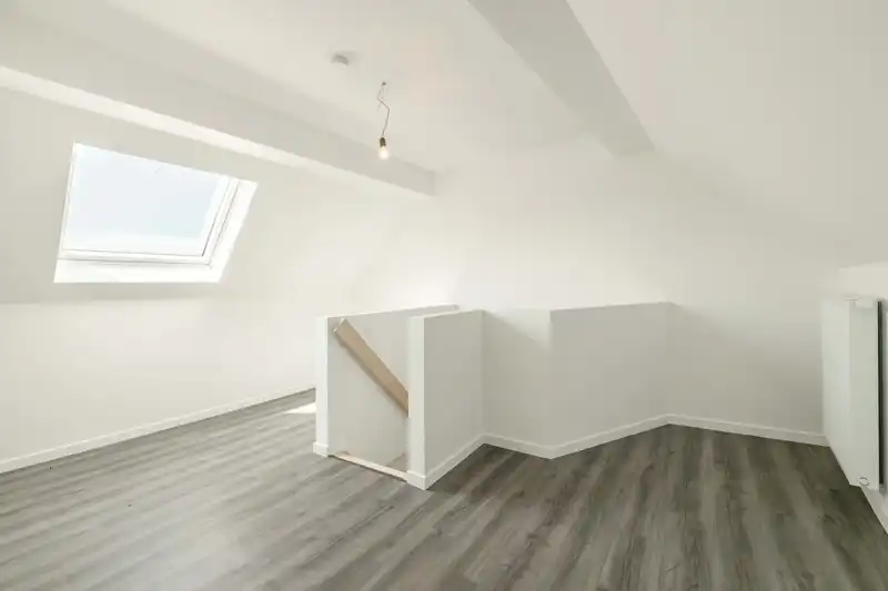 🏡 Volledig gerenoveerde rijwoning met 3 slaapkamers, 2 badkamers & gezellige binnenkoer in Wevelgem foto 15
