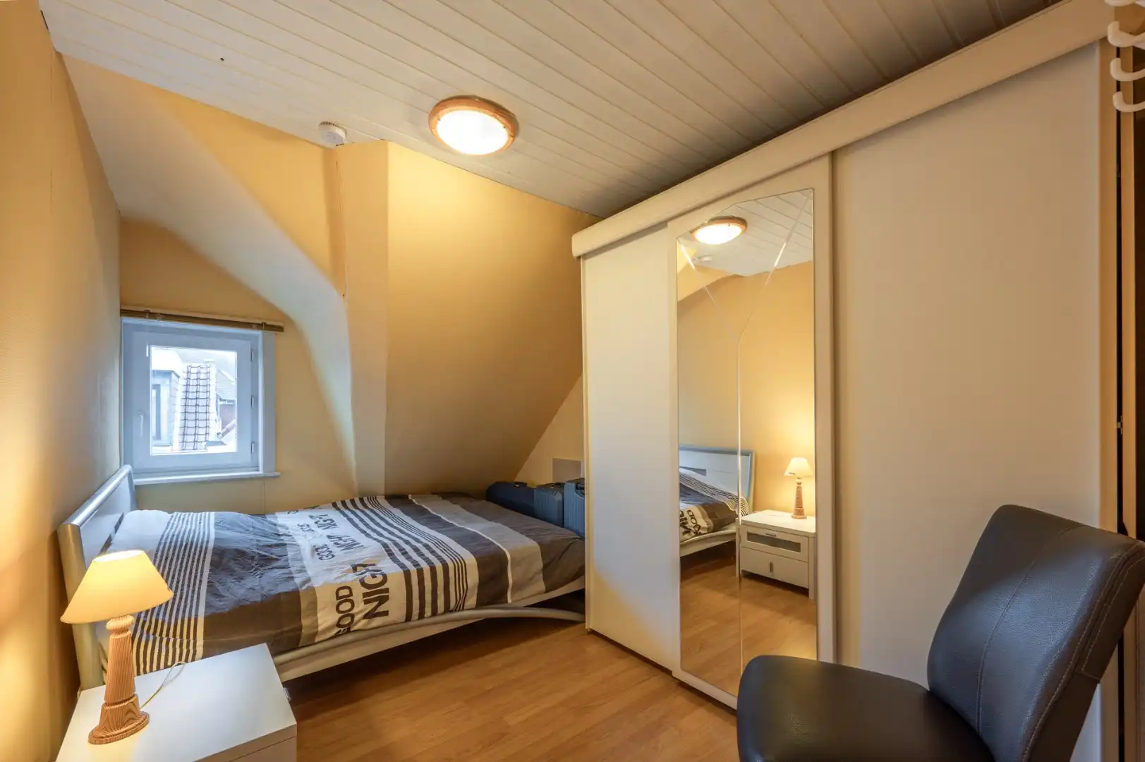 Instapklare woning in hartje Heist foto 12