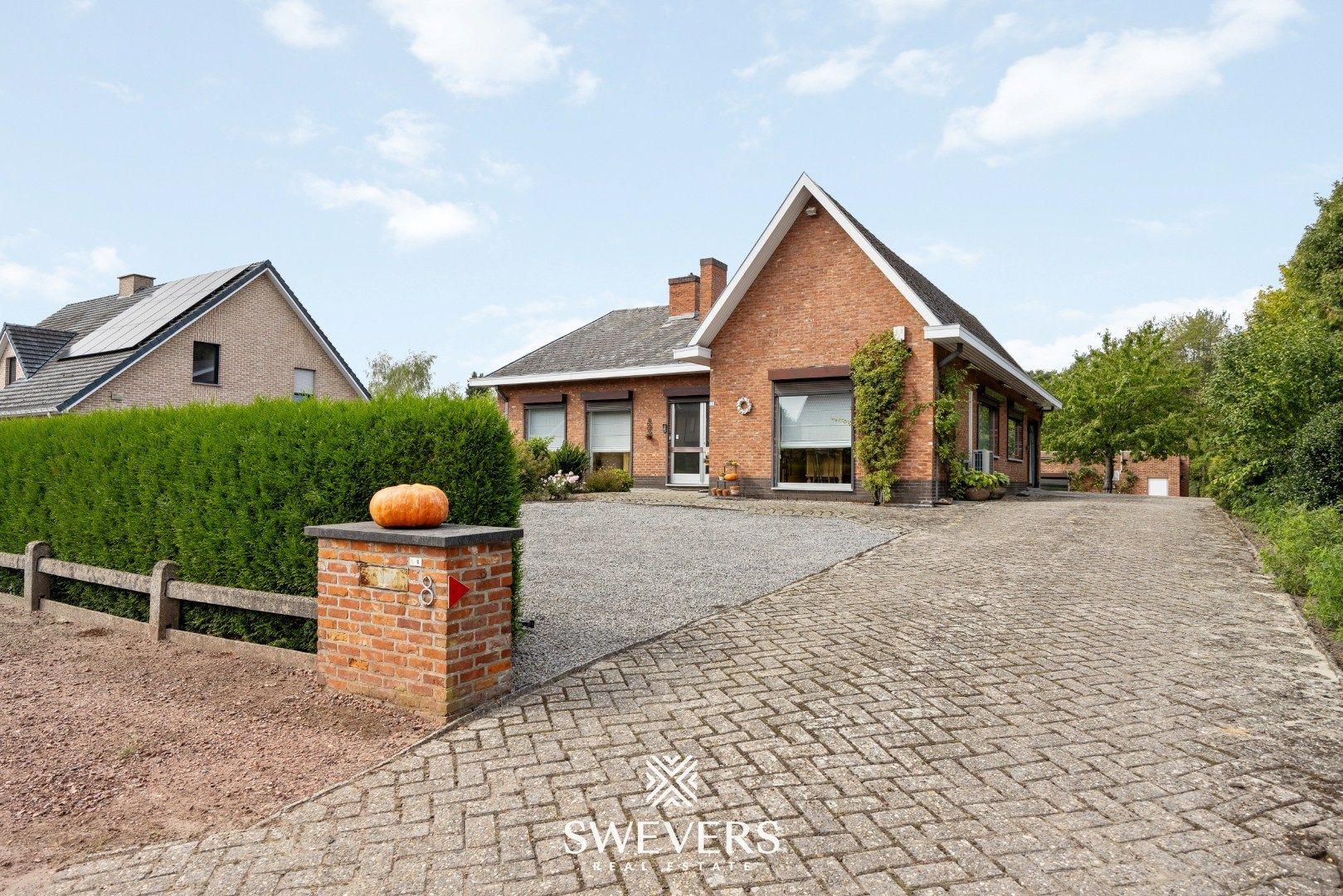 Gelijkvloerse woning met ruim magazijn op 34a 11ca foto 2
