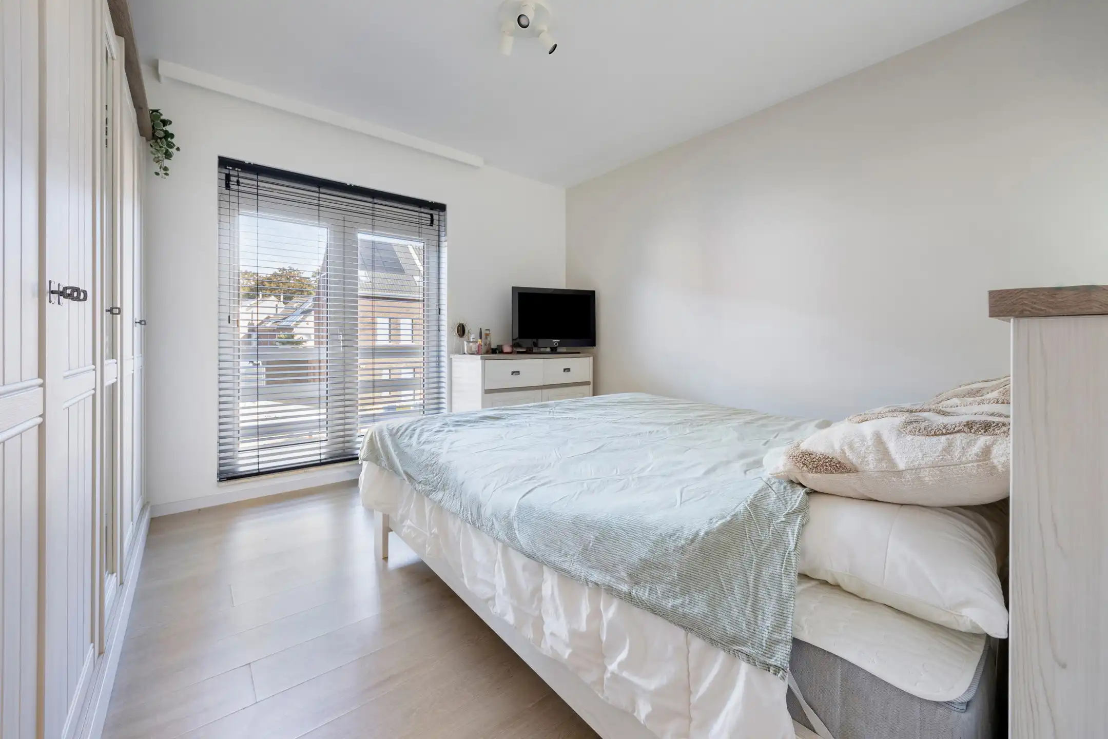 Ruim appartement met 3 slaapkamers nabij centrum Brasschaat foto 8