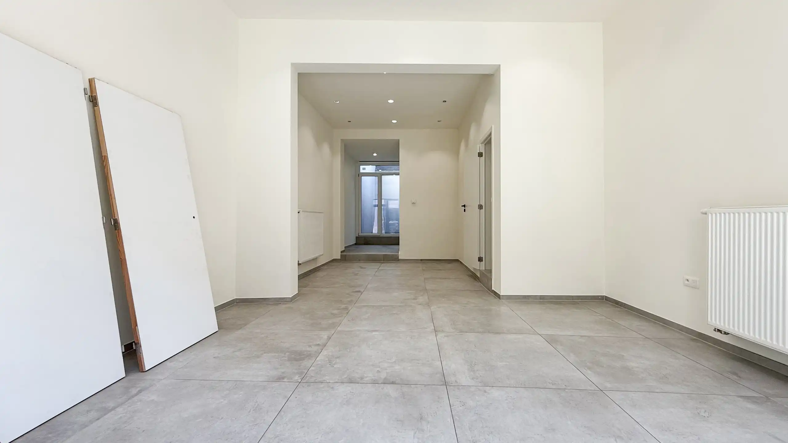 Unieke investeringspand, volledig vernieuwd, handel+ 2app! foto 8