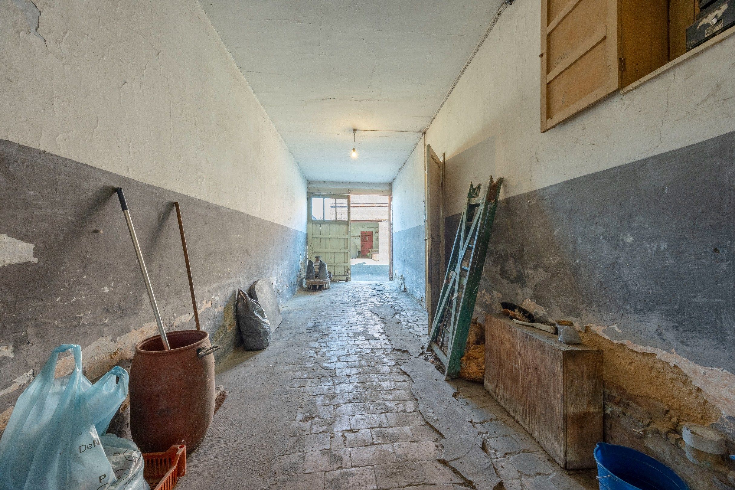 TE RENOVEREN WONING MET 1001 MOGELIJKHEDEN foto 2