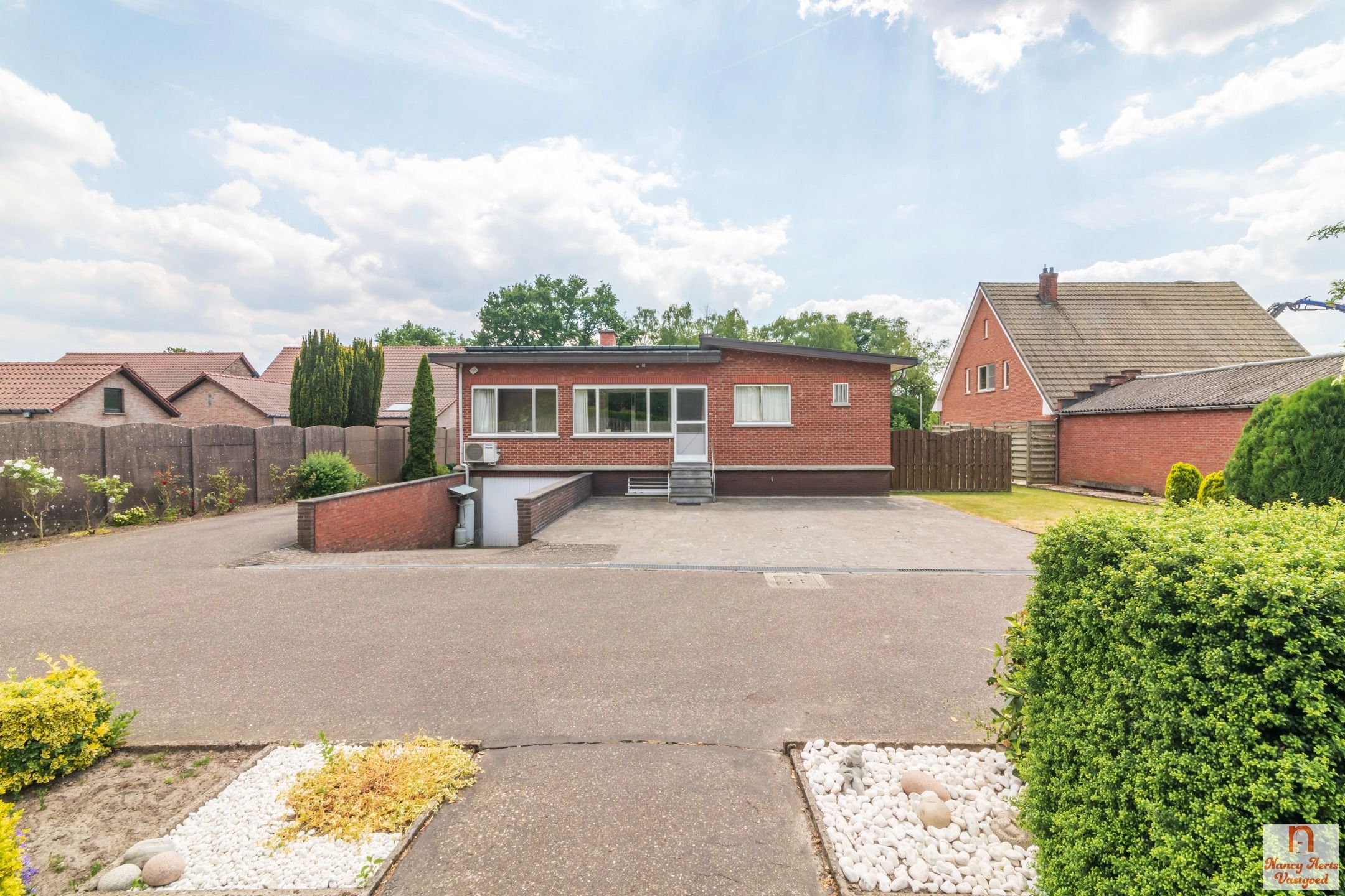 Vrijstaande, goed onderhouden woning op 20 are grond foto 34