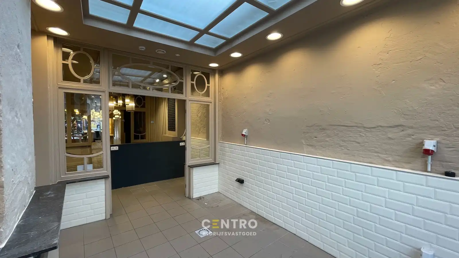 Instapklaar HANDELSPAND (4 verdiepingen) op AAA-locatie (Zuidzandstraat) in het historisch centrum van Brugge! foto 8