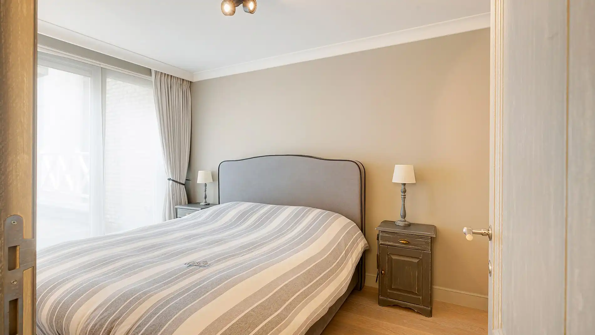 Appartement met 2 slpks. te koop in centrum Knokke foto 12