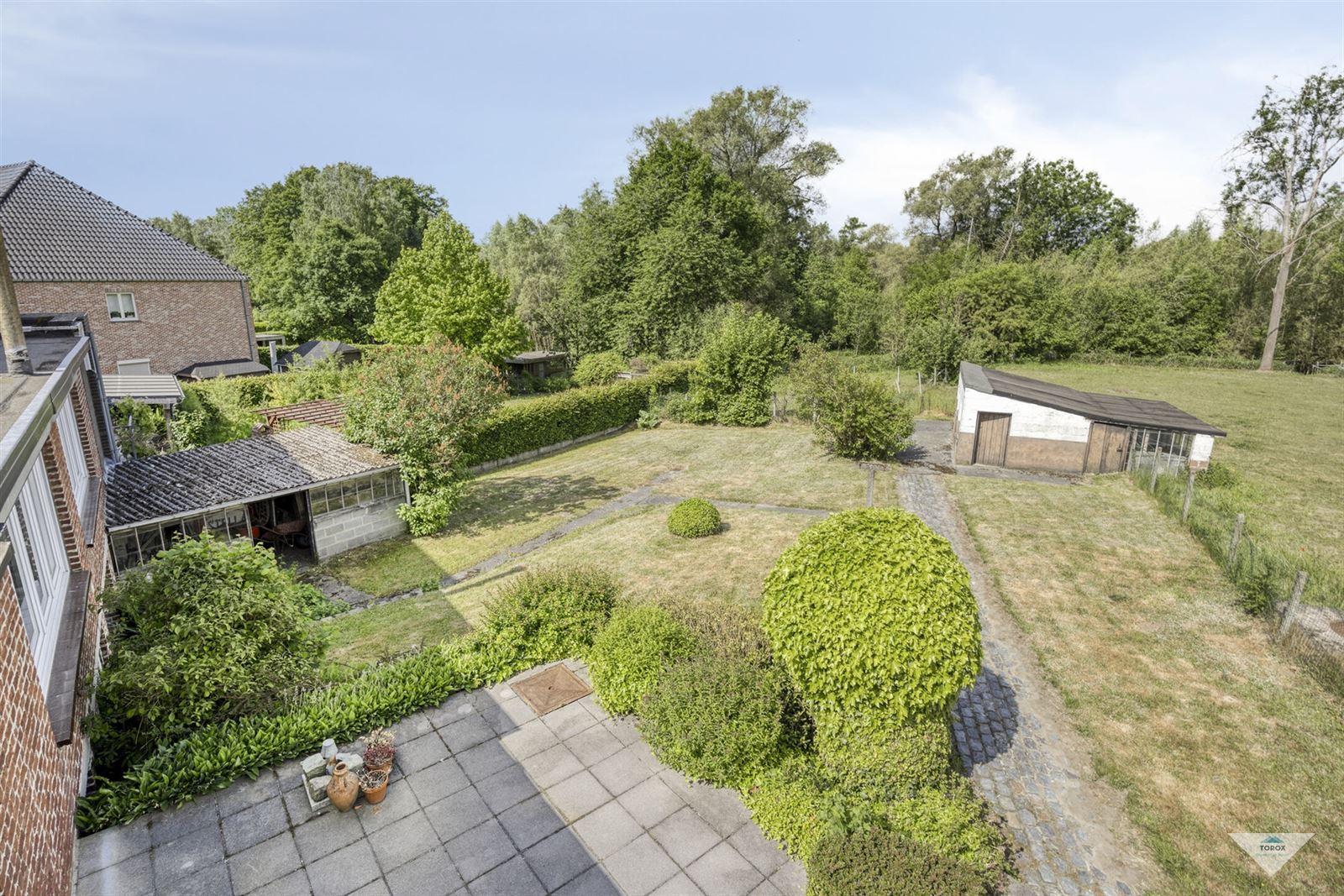Te renoveren huis op groot perceel foto 3