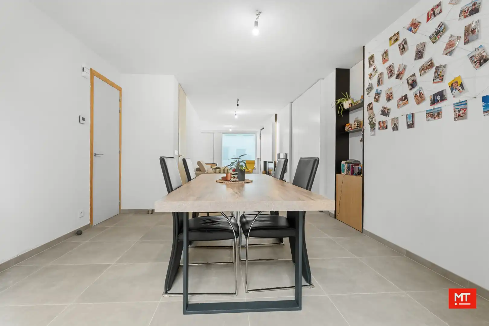 Instapklare woning met 4 slaapkamers en stadskoer in hartje Wervik foto 6