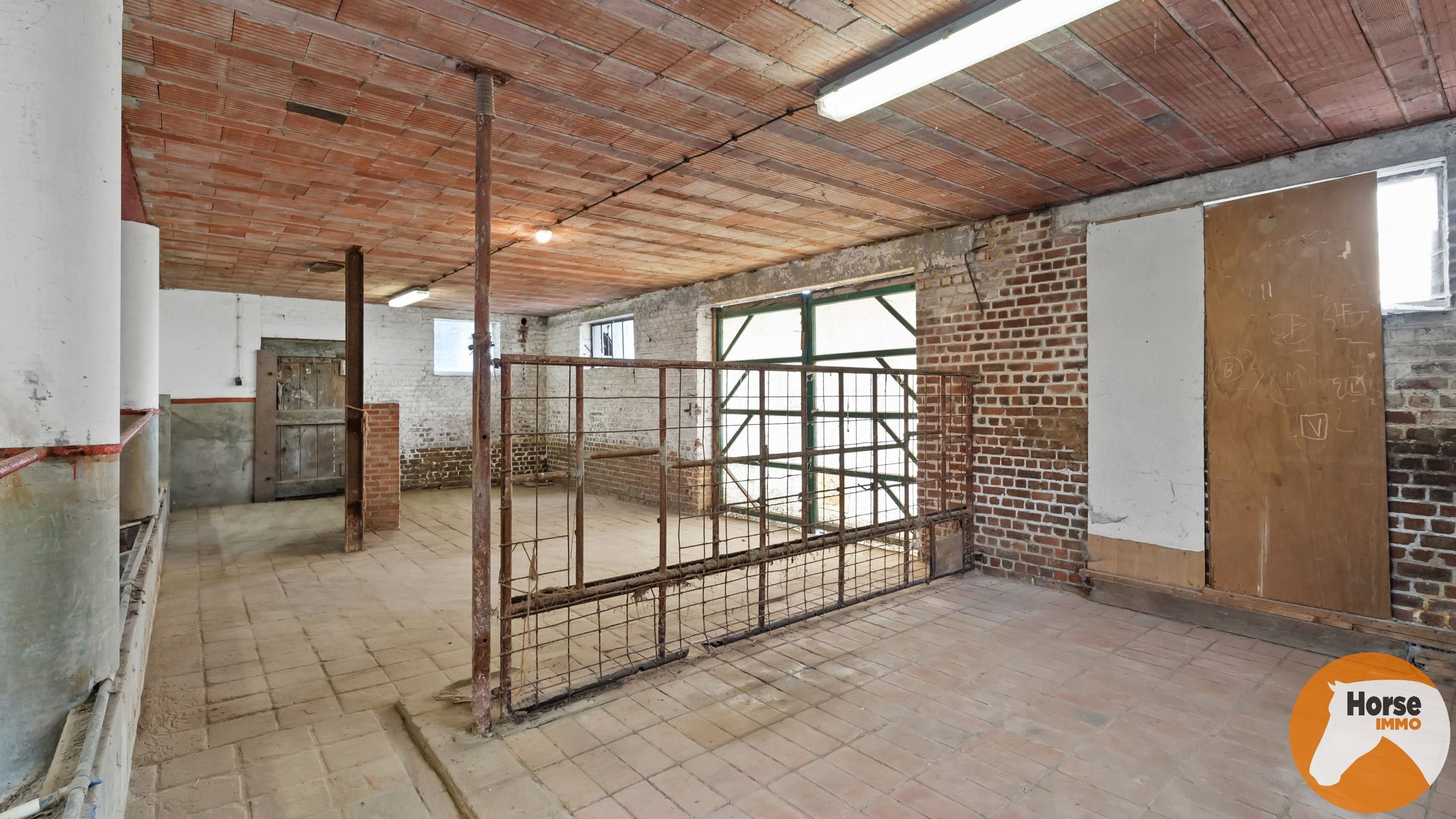 HERZELE - Woning met bijgebouw op 55are foto 27
