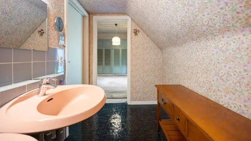Karaktervolle villa van 325m² met 5 slaapkamers op 24 are foto 20