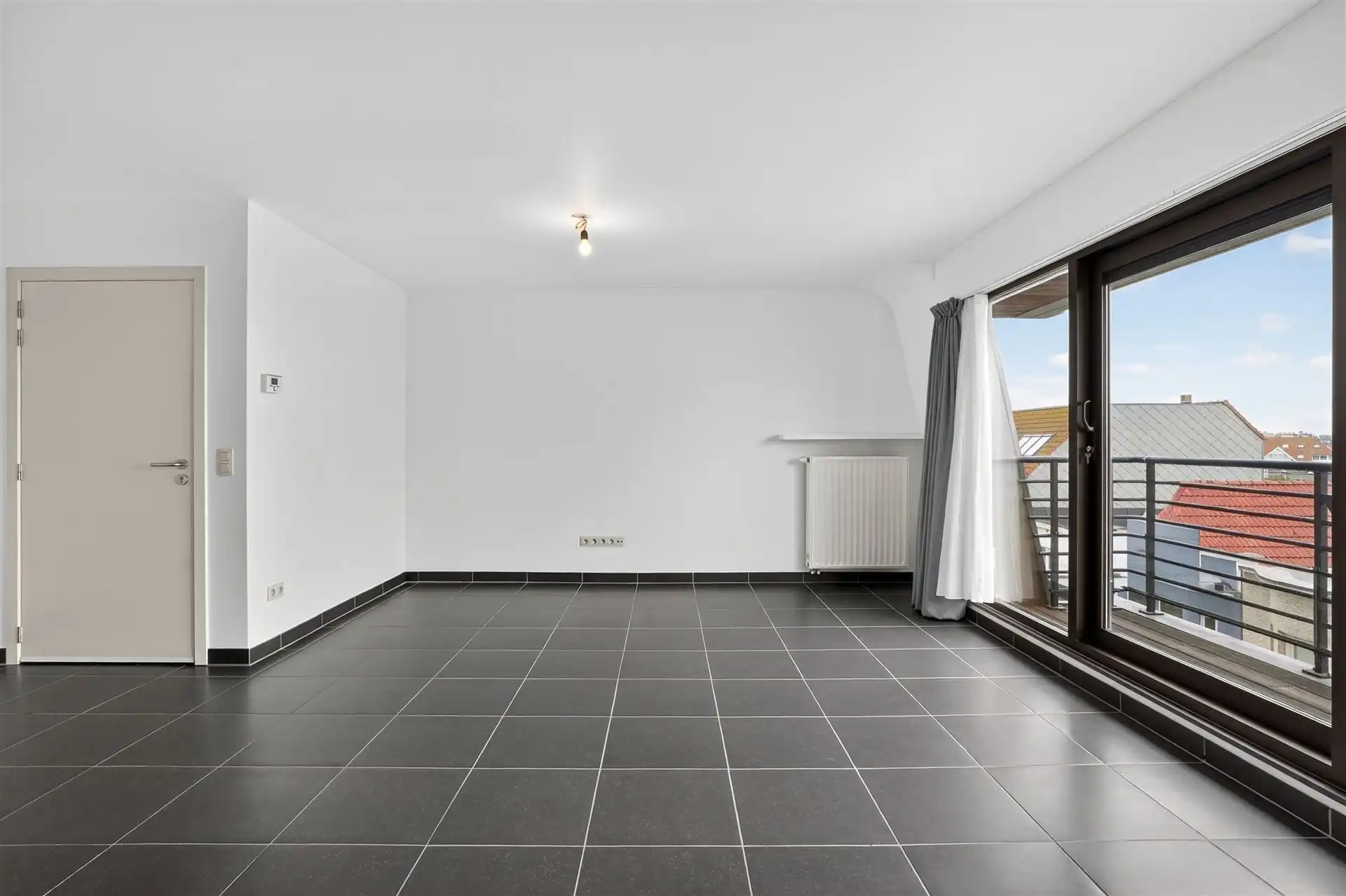 CENTRALE LIGGING / STAANPLAATS foto 3