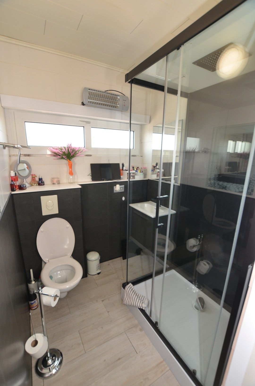 Instapklare bel-etage met zonnige tuin foto 11