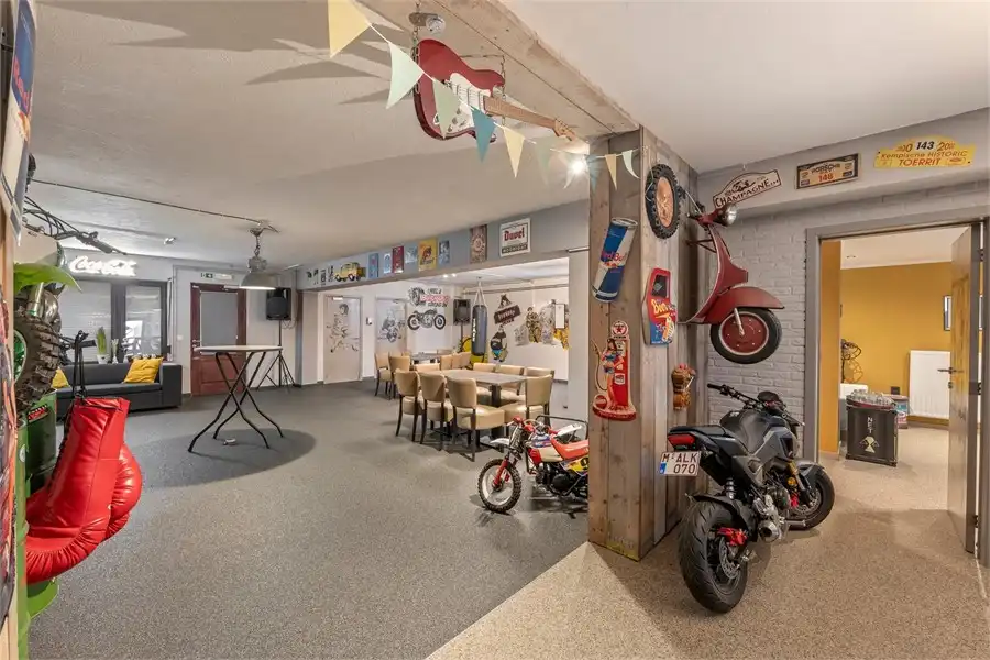 RUIM HANDELSPAND MET WOONST IN SINT-TRUIDEN foto 9