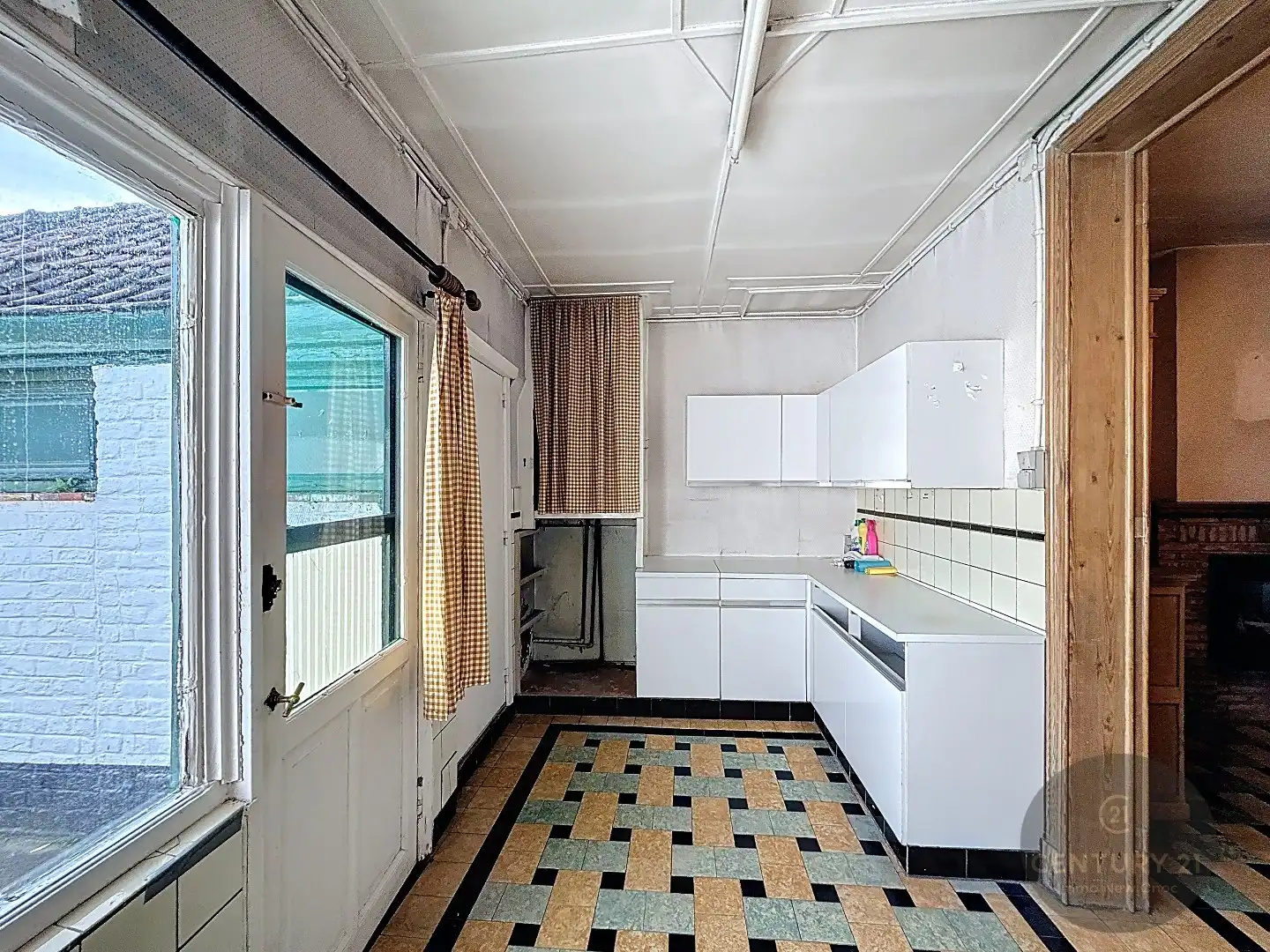 Op te frissen stadswoning met zonnige tuin! foto 10