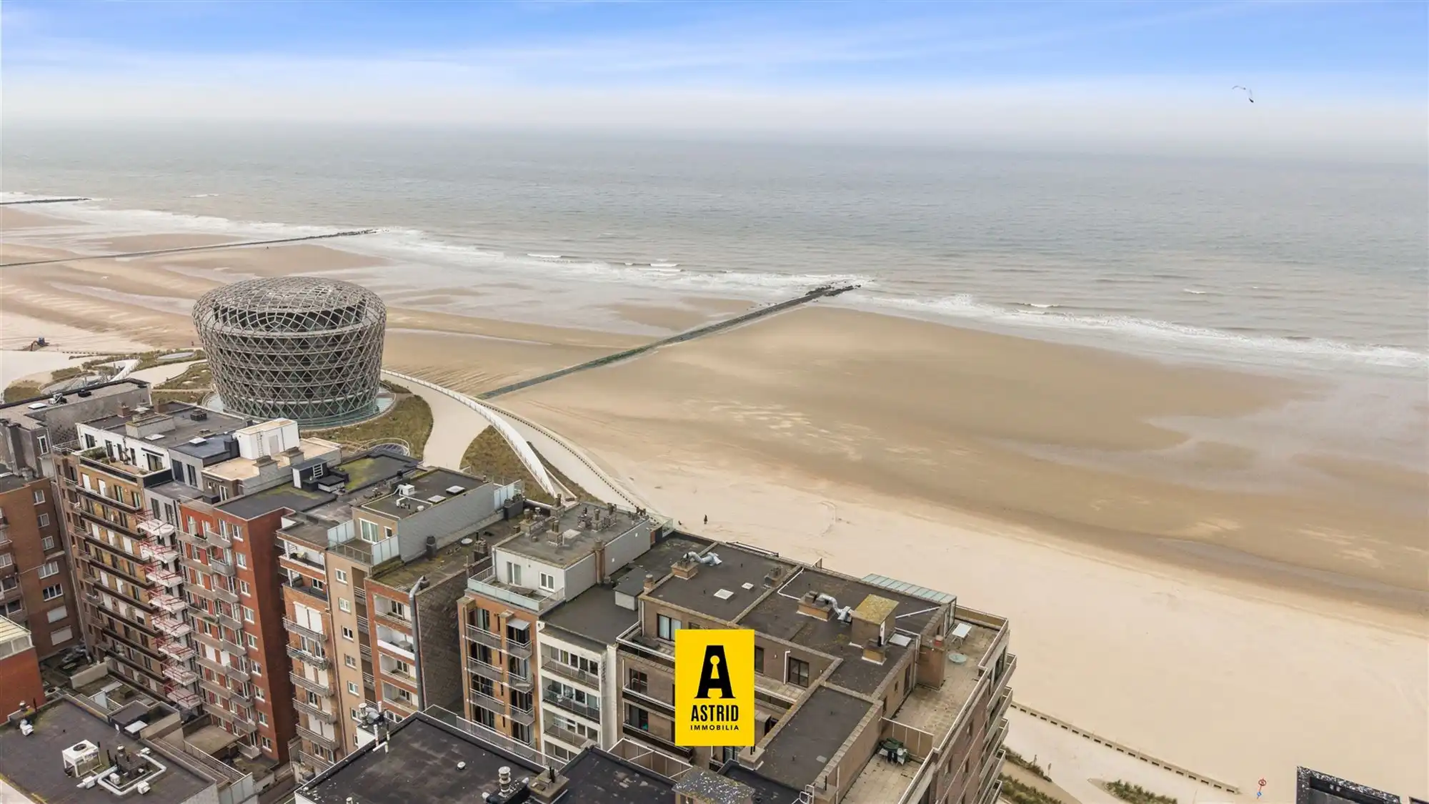 Studio met frontaal zeezicht op topligging! foto 14