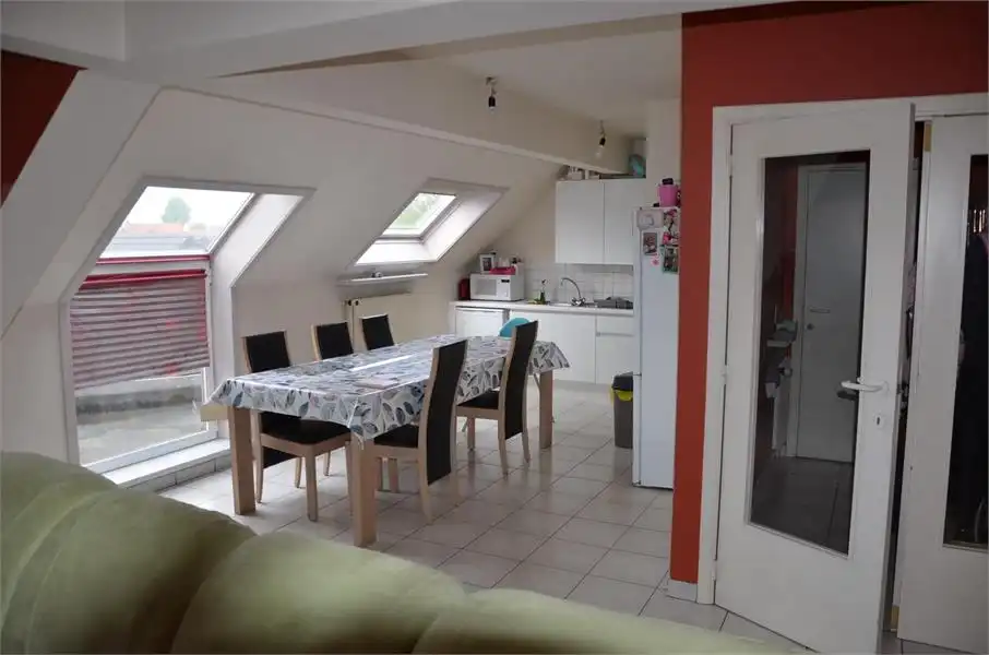 Instapklaar dakappartement met terras en autostandplaats in Ardooie foto 4