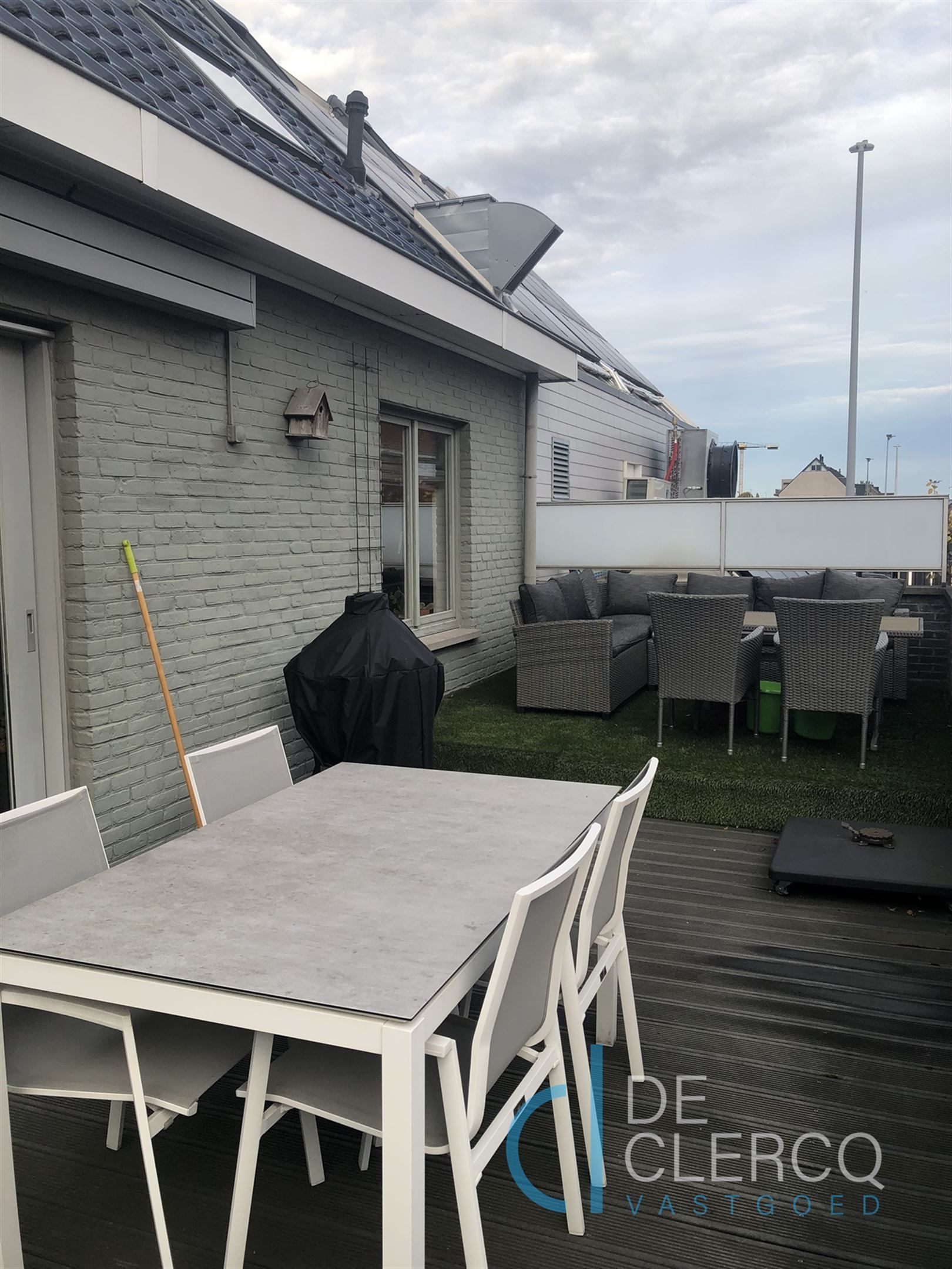 Ruim, tijdloos appartement met garage én terras te huur! foto 12