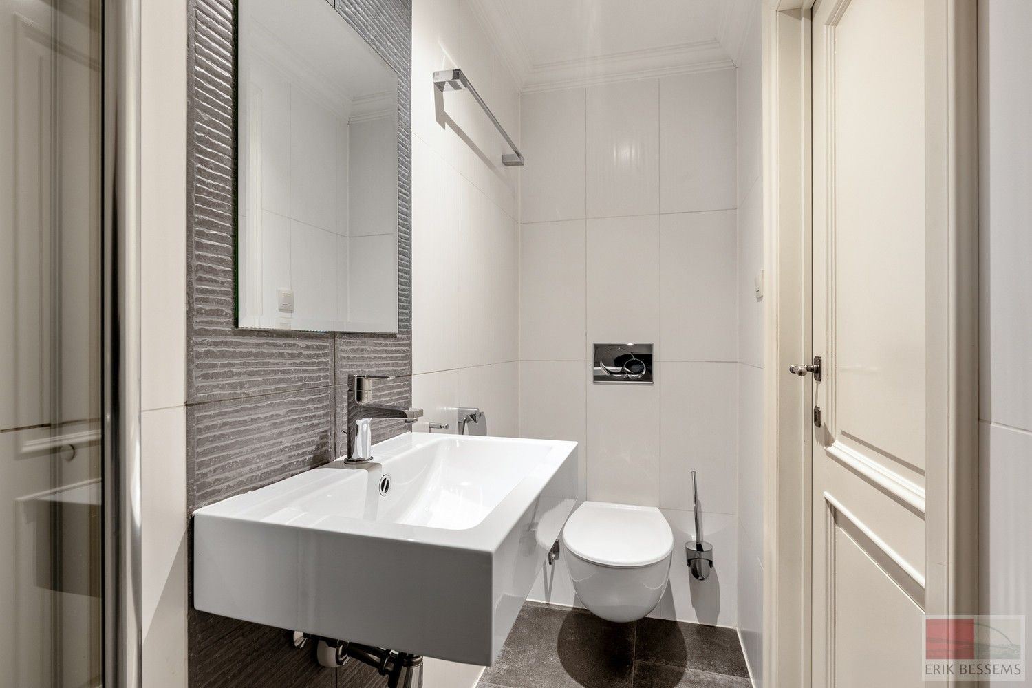 Deze ruime landelijk gelegen woning, met een woonoppervlakte van circa 287 m² en gelegen op een perceel van 3969 m², is voorzien van alle moderne comfort. foto 14