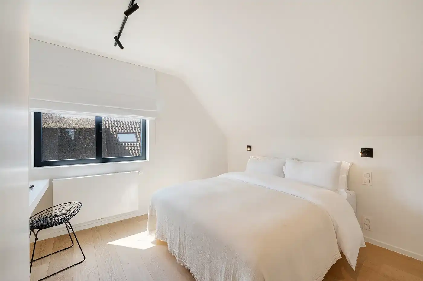Volledig en zeer kwalitatief gerenoveerde villa op een ruim zuid-west gericht perceel foto 23