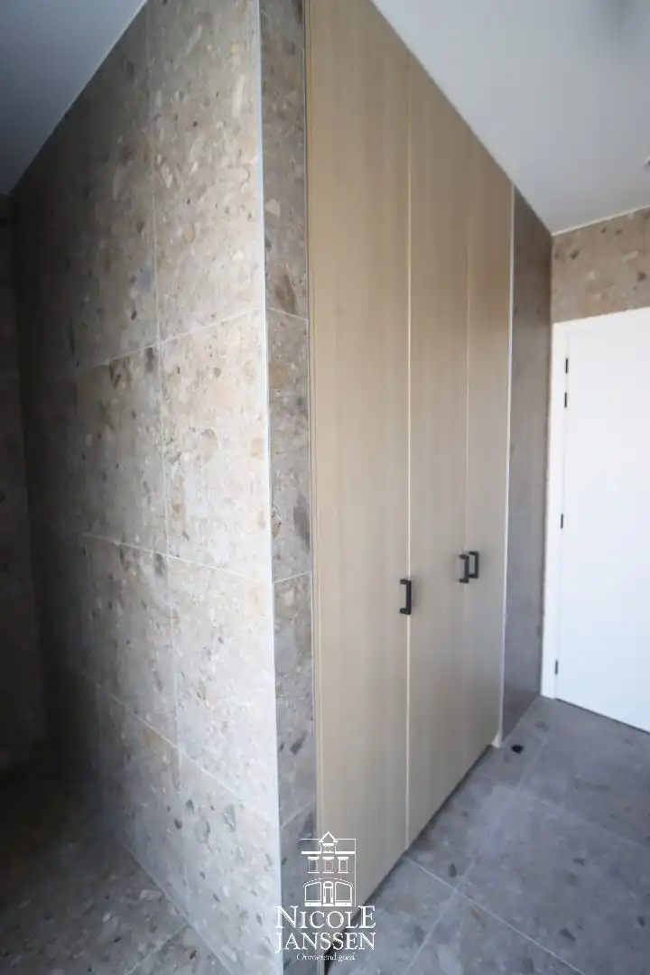 Penthouse met twee autostandplaatsen foto 11