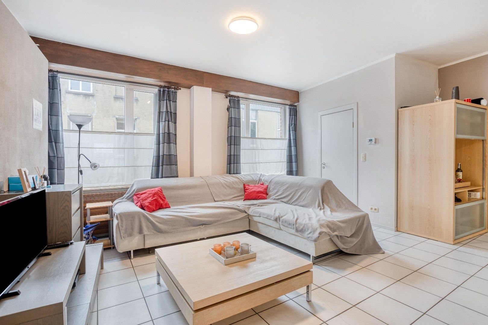 Gelijkvloersapp. (91m²) te huur in Halle, met 1 slpk en koer foto 8