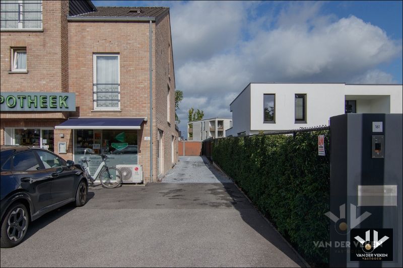 Ruim en zeer goed onderhouden triplex met veel mogelijkheden op goed bereikbare locatie in het gezellige Diepenbeek foto 41