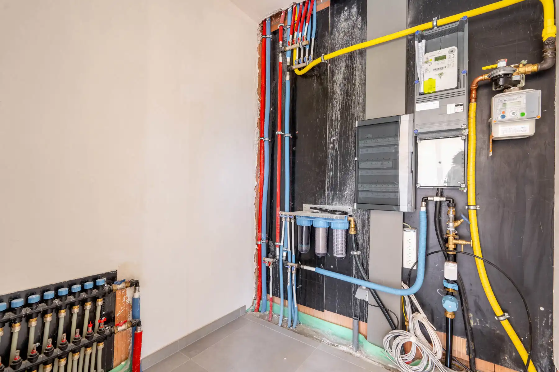 Prachtige nieuwbouwwoning in heel rustige straat te koop! foto 14