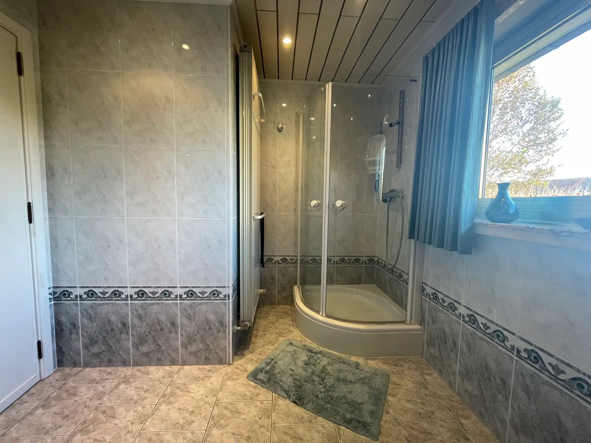 Villa met zwembad op prachtig perceel foto 10