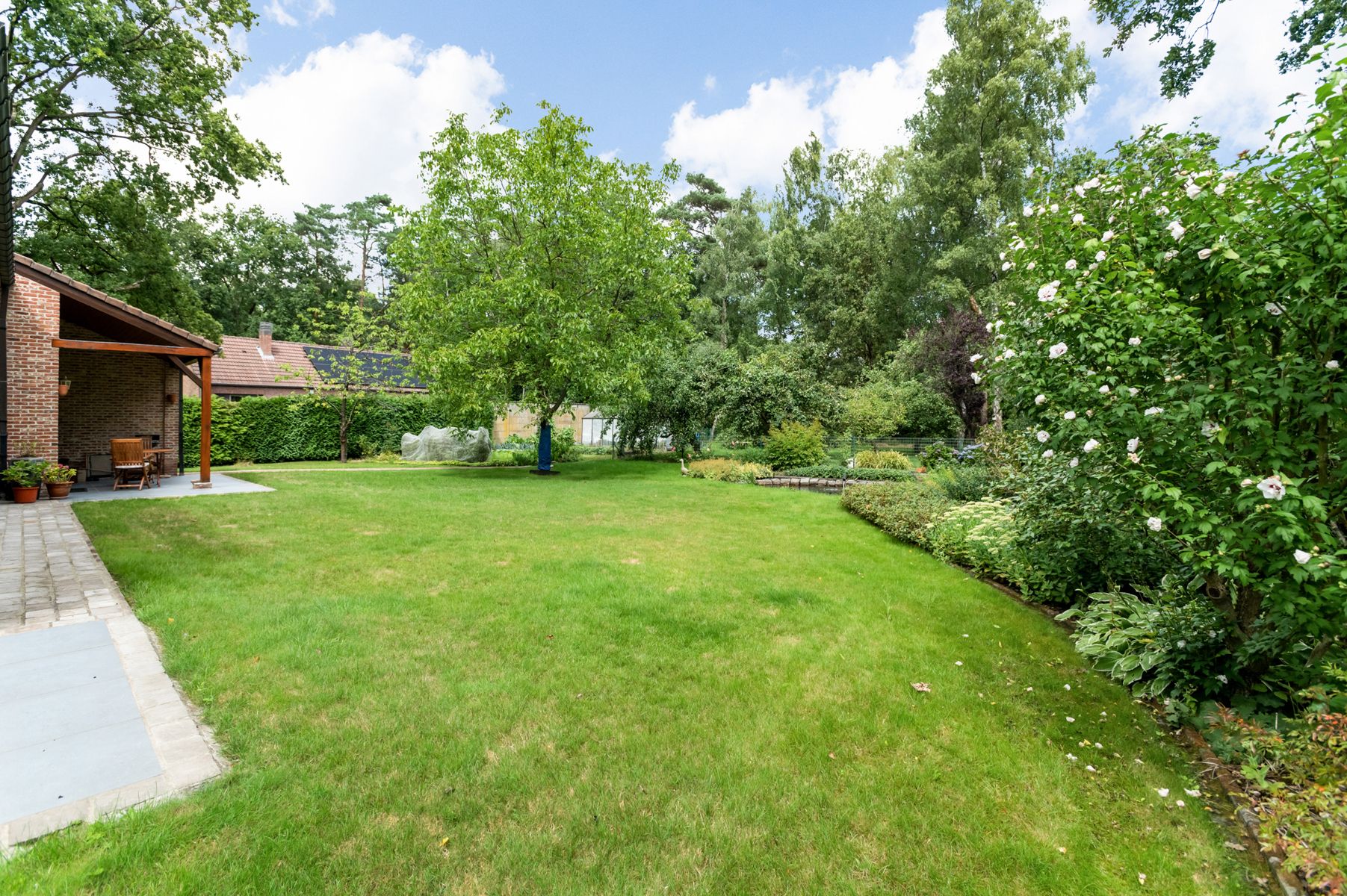 Goed onderhouden villa met prachtige tuin op ca. 3.136 m2. foto 26