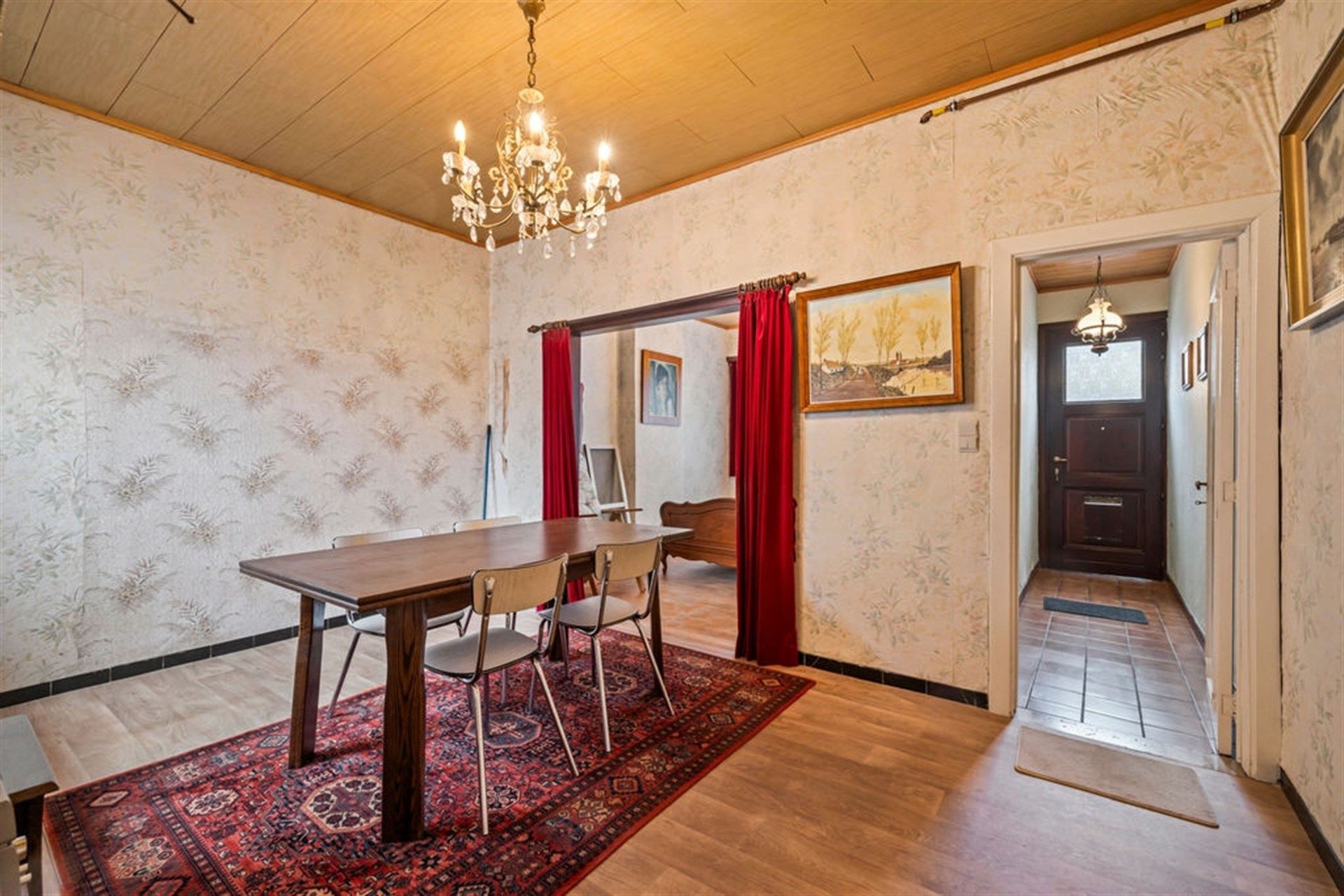 Potentiële gezinswoning of 2 bouwgronden in het hartje van Sint-Gillis-Waas foto 2