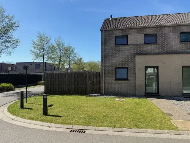 Gezellige half-open passiefwoning met zonnige tuin foto 15