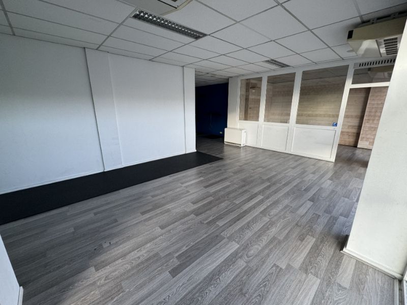 Handelspand tegenover Shopping1 foto 7