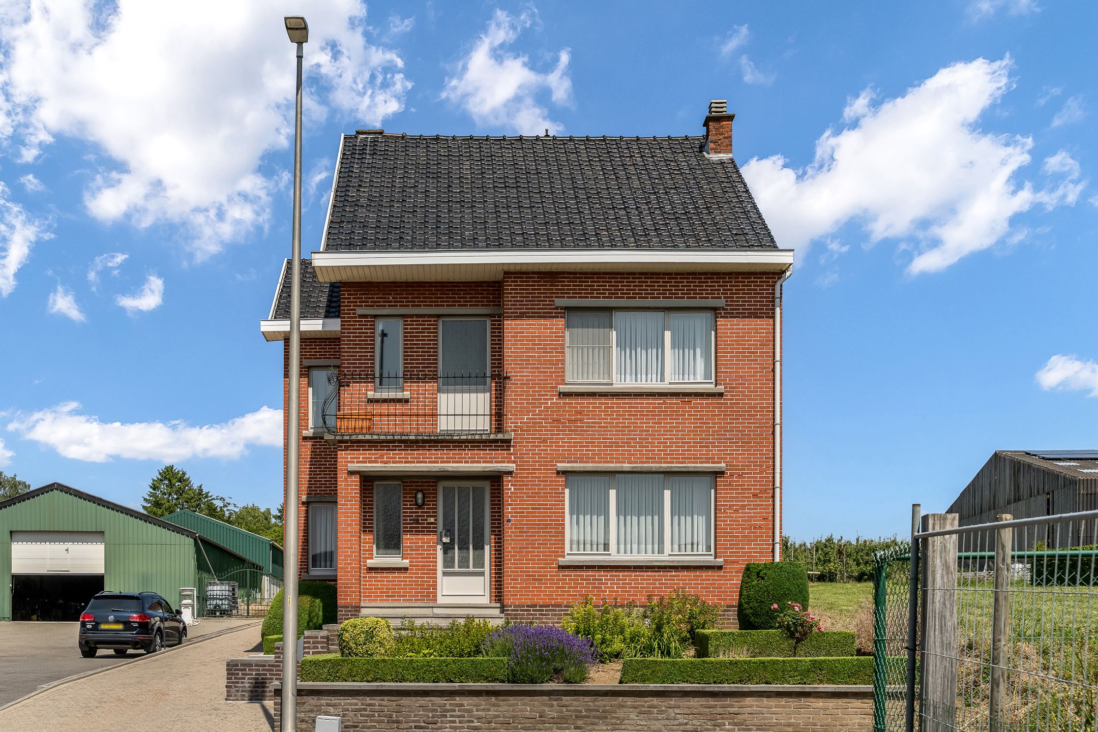 Vrijstaande woning met garage op 8a11ca te Mal foto 2