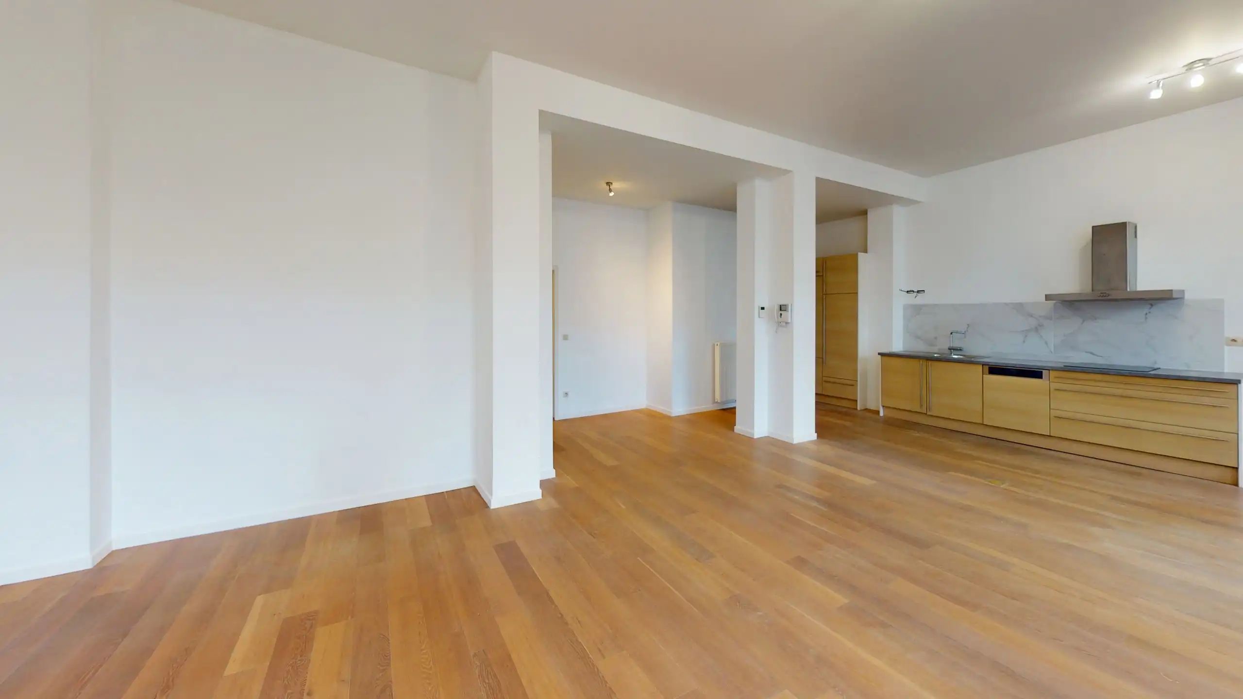 ANTWERPEN - CENTRUM  - Ruim drie slaapkamer appartement  foto 5