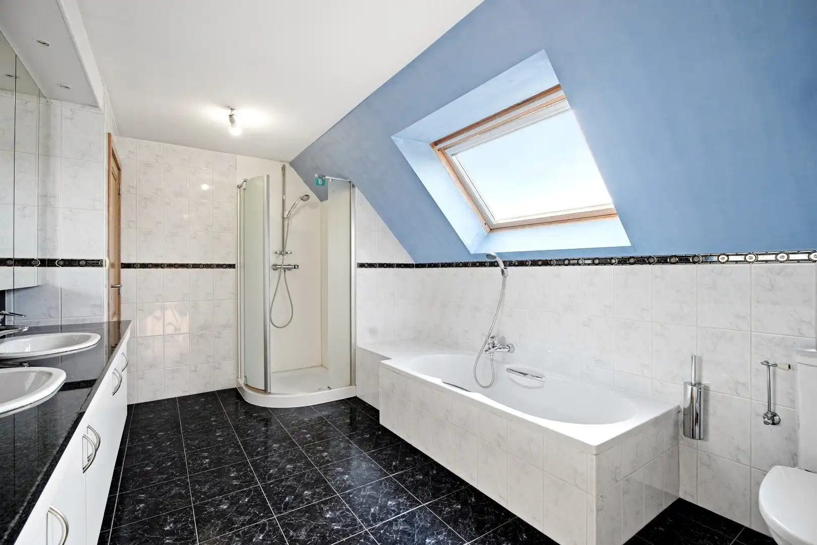 Ruime halfopen woning met 5 slaapkamers te koop in Werken met garage en ruime tuin! foto 21